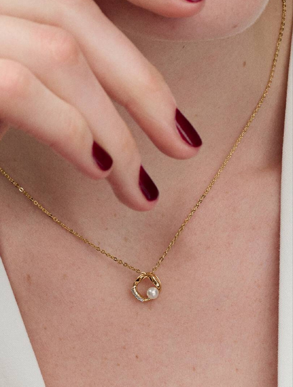 Organically Shaped Pavé Circle & Treated Freshwater Cultured Pearl Collier Necklace