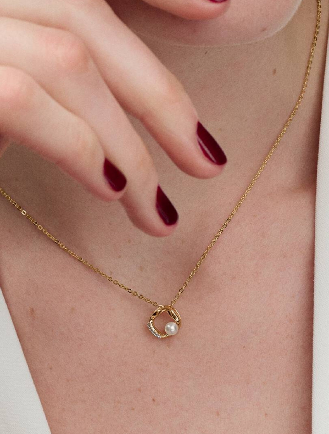 Organically Shaped Pavé Circle & Treated Freshwater Cultured Pearl Collier Necklace